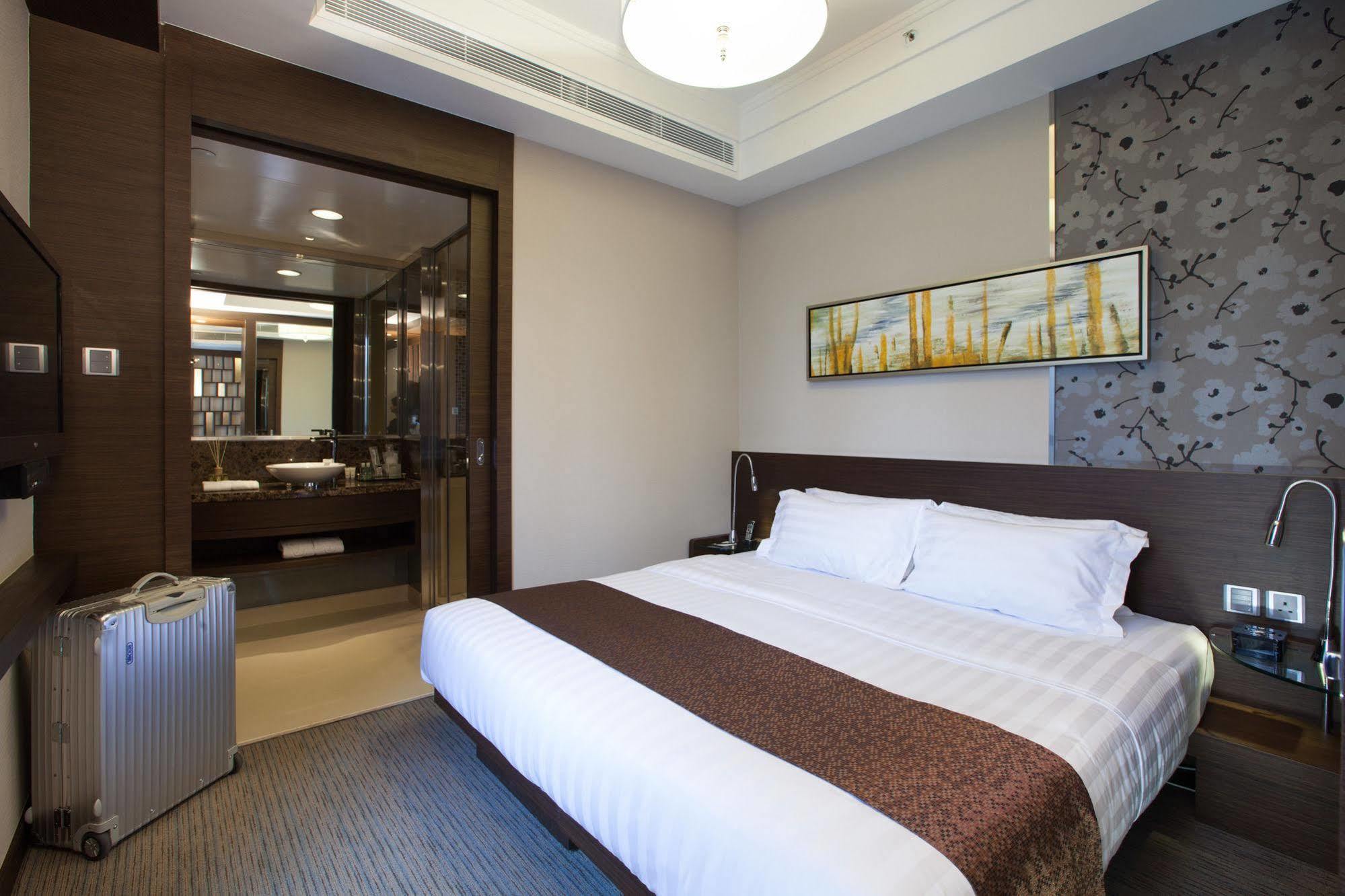 Rosedale Hotel Kowloon Hongkong Exteriör bild