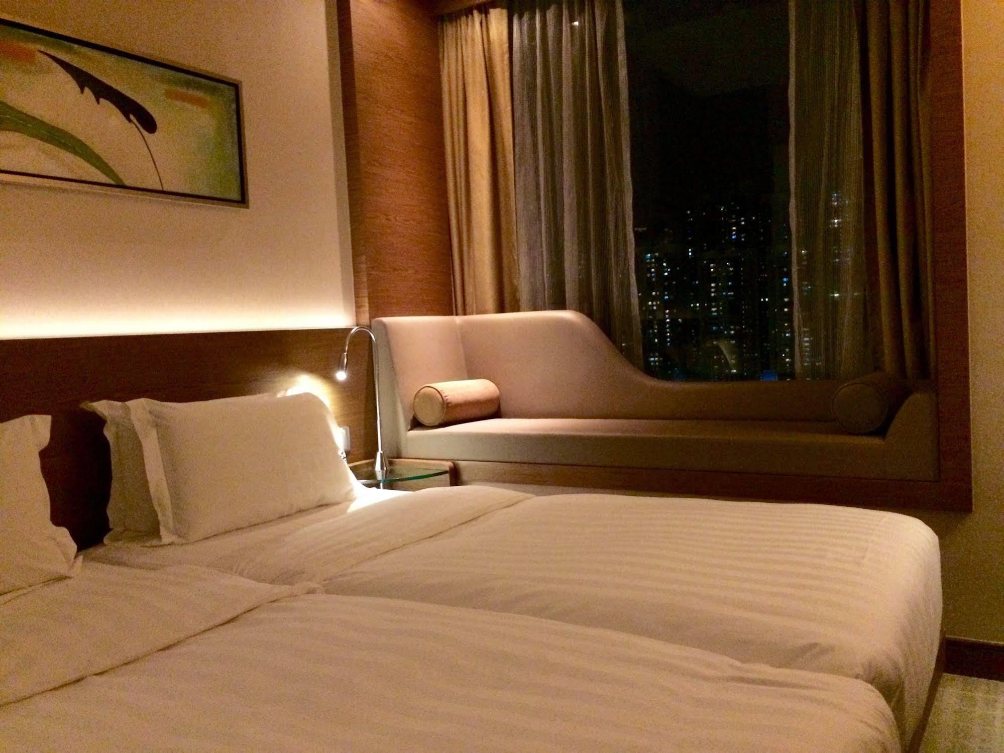Rosedale Hotel Kowloon Hongkong Exteriör bild